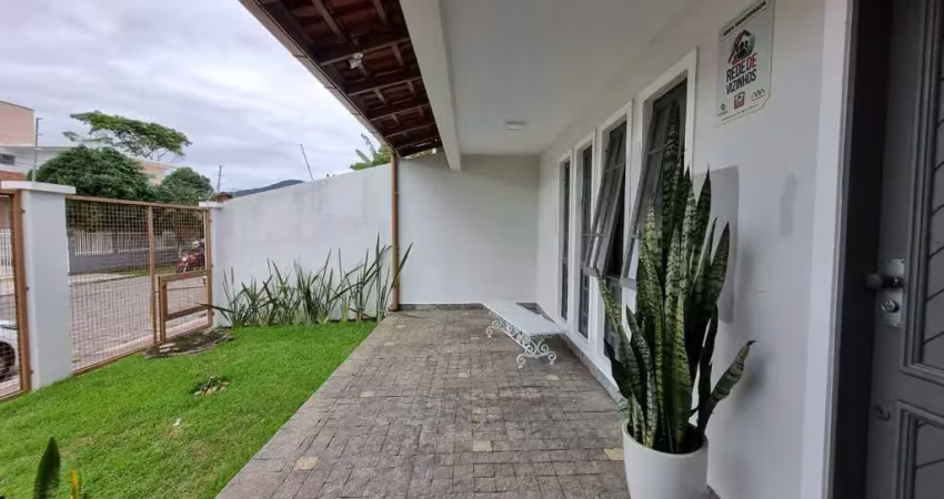 Casa com 4 quartos à venda na Cônego Thomaz Fontes, 109, Santa Mônica, Florianópolis