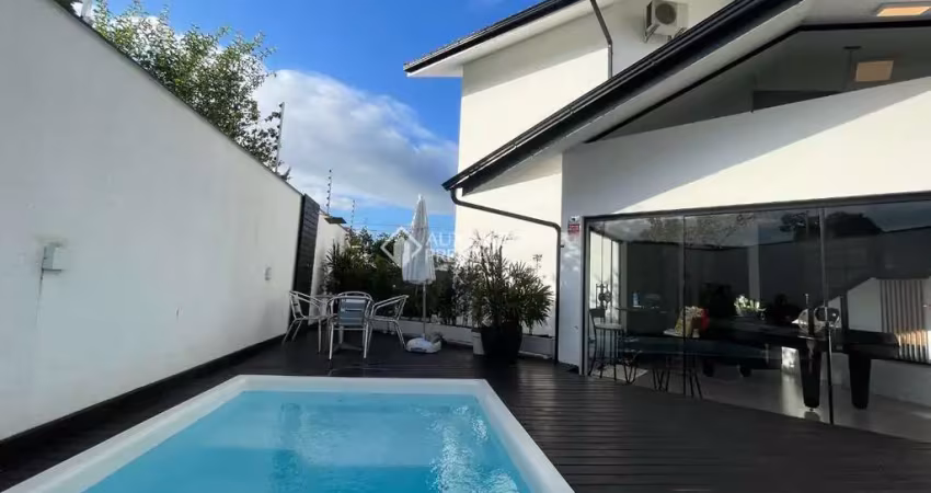 Casa com 4 quartos à venda na Rua Dário Nicodemos de Oliveira, 131, Centro, Palhoça