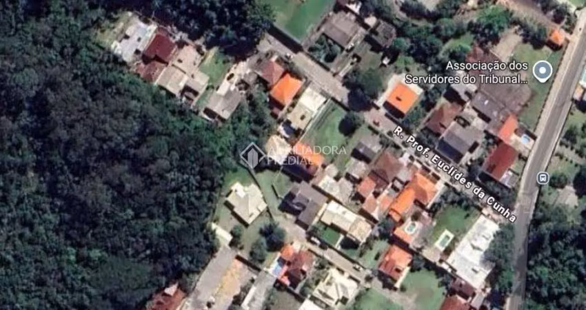 Terreno comercial à venda na Rua Isid Dutra, 173, Sambaqui, Florianópolis
