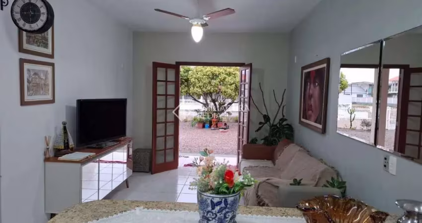 Casa com 4 quartos à venda na Rua Tangará, 255, Enseada de Brito, Palhoça