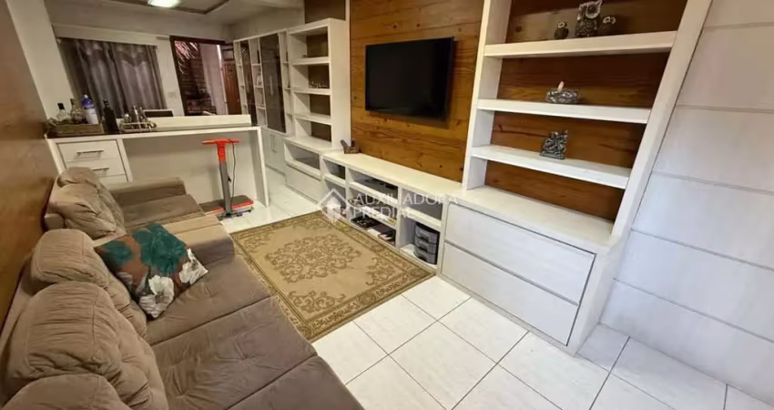 Casa em condomínio fechado com 3 quartos à venda na Rua dos Cajueiros, 179, Madri, Palhoça