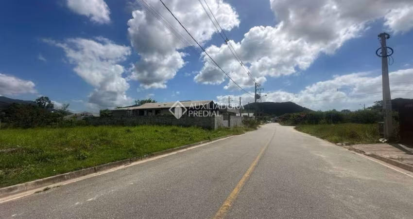 Terreno à venda na Lídia Hames Huller, 10, Forquilhas, São José