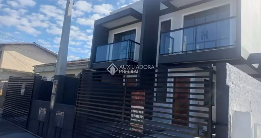 Casa com 2 quartos à venda na do Porto, 2, Forquilhas, São José