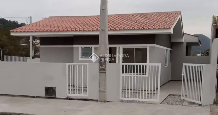 Casa com 2 quartos à venda na Rua Amântino Francisco da Silva, 632, Bela Vista, Palhoça