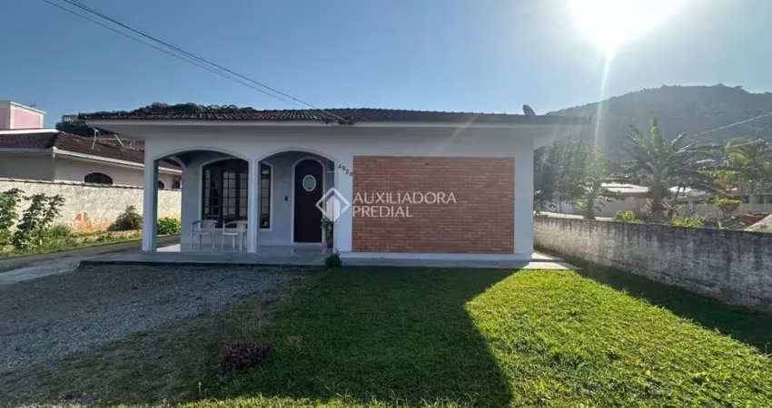 Terreno à venda na Avenida São Cristóvão, 4020, Aririu, Palhoça