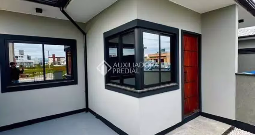 Casa com 2 quartos à venda na Michelangelo, 197, Barra do Aririú, Palhoça