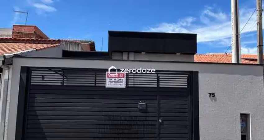 Casa 85m² (130m² terr.), 3qt (1 suíte), pé direito alto, área gourmet, 2 vagas.