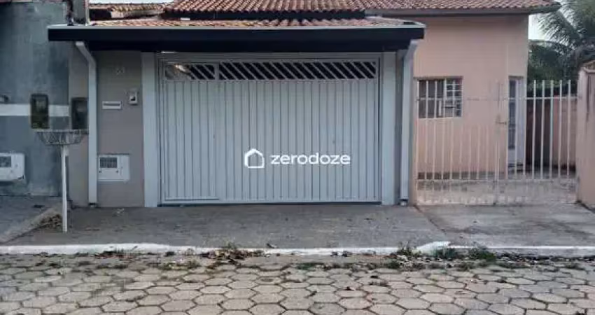 Casa Térrea no Village das Flores em Caçapava