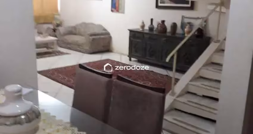 Sobrado no Centro em São José dos Campos