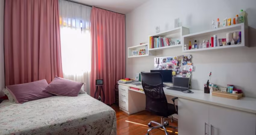 Casa com 4 quartos à venda na Vila Cloris, Belo Horizonte 