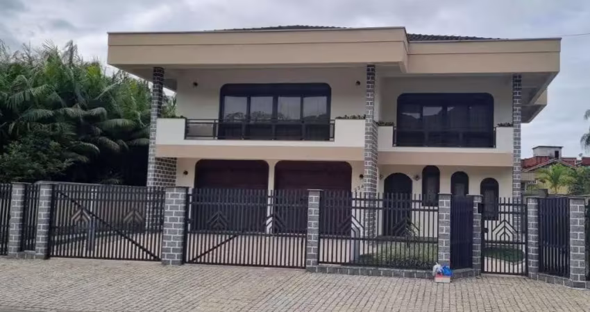 Sobrado no centro (pirabeiraba) com 3 quartos para venda, 0 m²