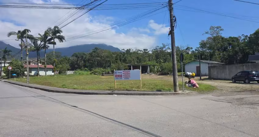 Terreno de 1.156,21m² – plano e bem localizado no centro de garuva