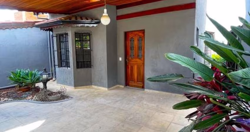 Casa para Venda em Atibaia, Jardim Santa Bárbara, 3 dormitórios, 1 suíte, 5 banheiros, 4 vagas