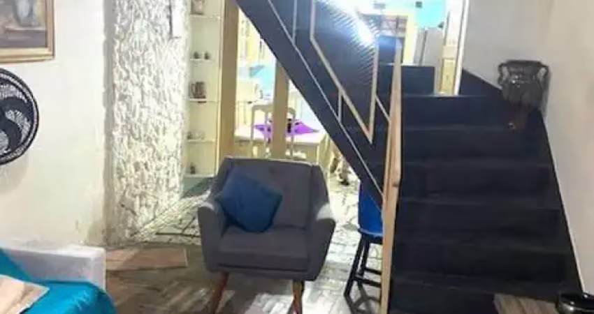 Sobrado Semi Geminado com Entrada Lateral