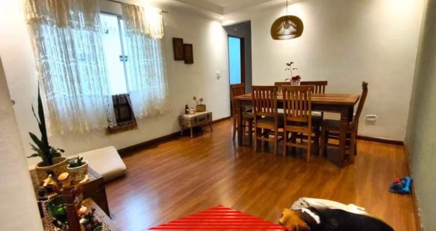 Lindo apartamento de três dormitórios em excelente localização.