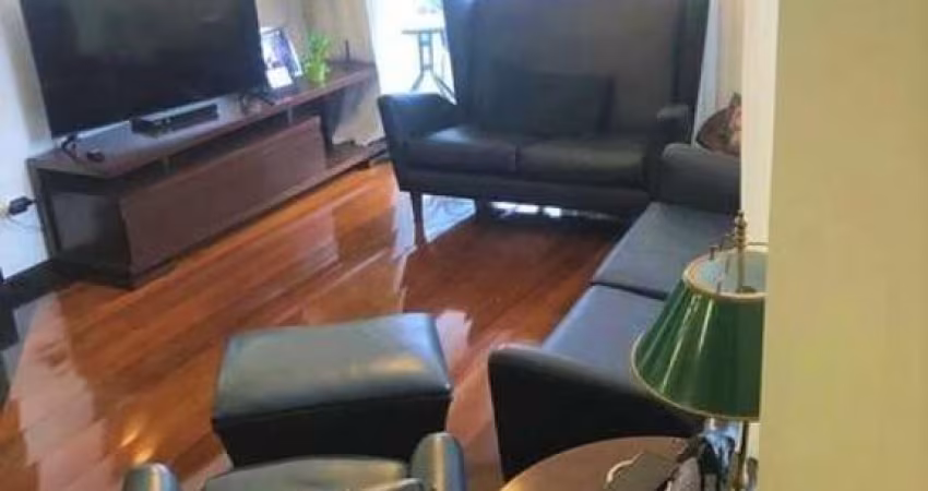 Apartamento no Bosque da Saúde.