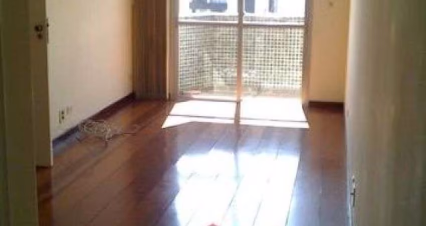 Apartamento a 250 metros do metrô Santa Cruz.