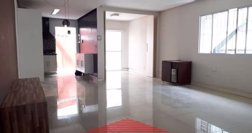 LINDA, REFORMADA COM MUITO BOM GOSTO, COM CHURRASQUEIRA