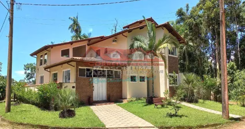 Casa em Condomínio- 04 dormitórios ( sendo 03 suites)-  Praia da Mococa- Caraguatatuba