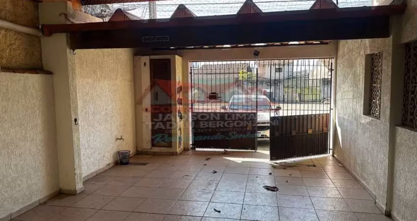 Lindo sobrado no bairro barranco alto, com três dormitórios, um suíte.