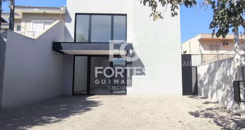 Salão comercial com 263m² em vão livre e pé direito duplo, fachada com vitrine + mezanino, ao lado da avenida joão fiusa;
