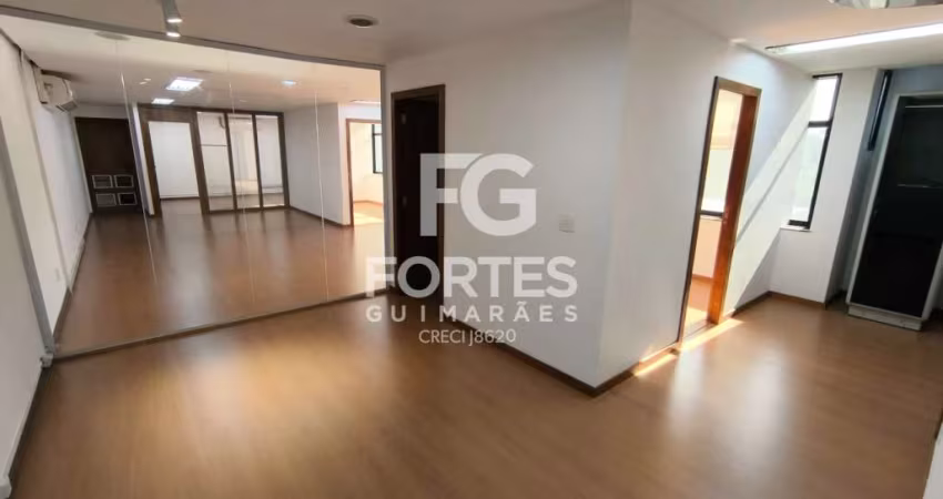 Sala Comercial 122m² com divisórias em drywall e vidro, com 4 ares condicionados, no condomínio Office Center, entre as avenidas Maurilio Biagi e Leais Paulista;
