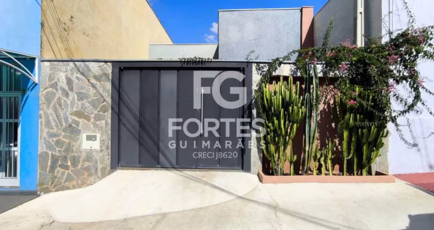 Casa Térrea Recém Reformada 94m² com 3 quartos sendo 1 suíte, ventiladores de teto e 1 com armário, no Jardim América, ao lado da avenida Portugal e próximo do Oba Hortifruti;