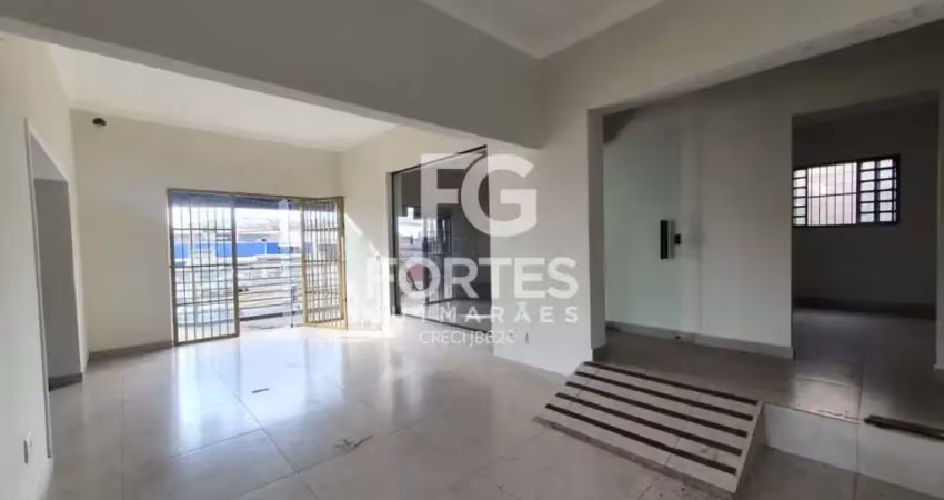 Casa comercial com 234 m² com excelente localização.
