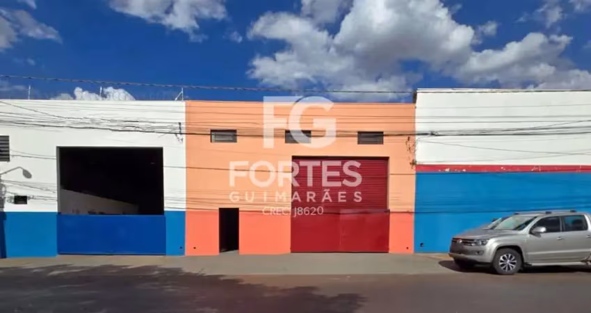 Salão comercial 330m² em vão livre, pé direito de 7 metros, piso em concreto reforçado, porta de entrada 5x5m e cobertura com estrutura metálica com telha de aço galvanizado, na avenida costa e silva 