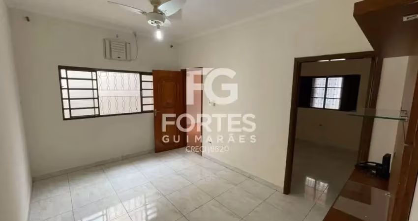 Casa para locação de 3 quartos com edícula no fundo, 141m² de área construída no bairro ipiranga!