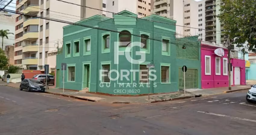Imóvel comercial com 210 m² de área construída no centro!