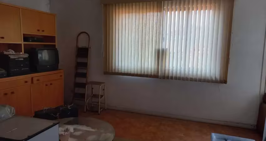 Casa à venda na Rua Robertson, 656, Cambuci, São Paulo