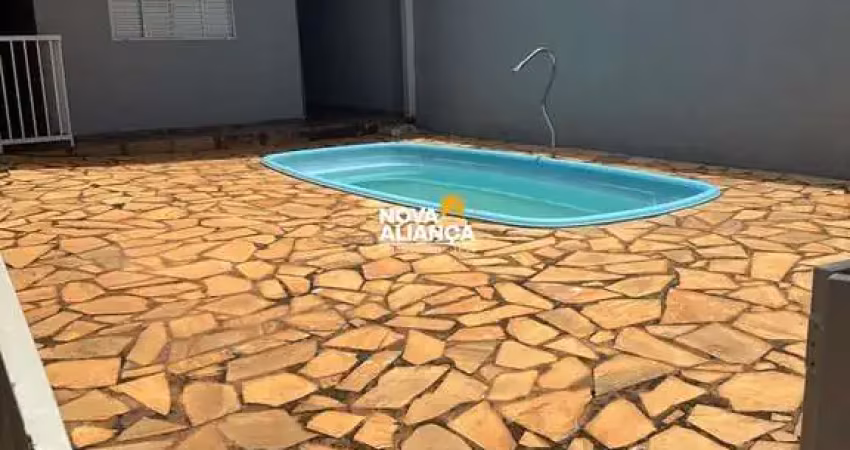 Casa completa com suíte e área gourmet com piscina
