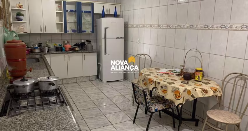Casa 4 dormitórios à venda Parque Exposição Uberaba/MG