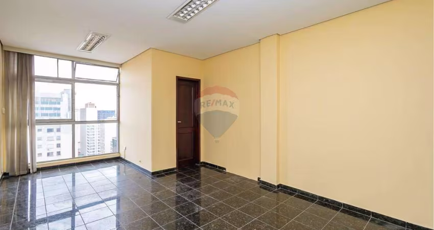 Sala comercial à venda, 31 m2 , Centro - Curitiba - PR - na Avenida Marechal Floriano Peixoto