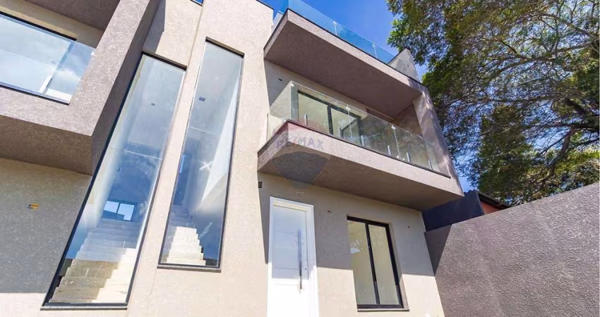 Sobrado para venda em Boqueirão de 118.00m² com 3 Quartos e 2 Suites