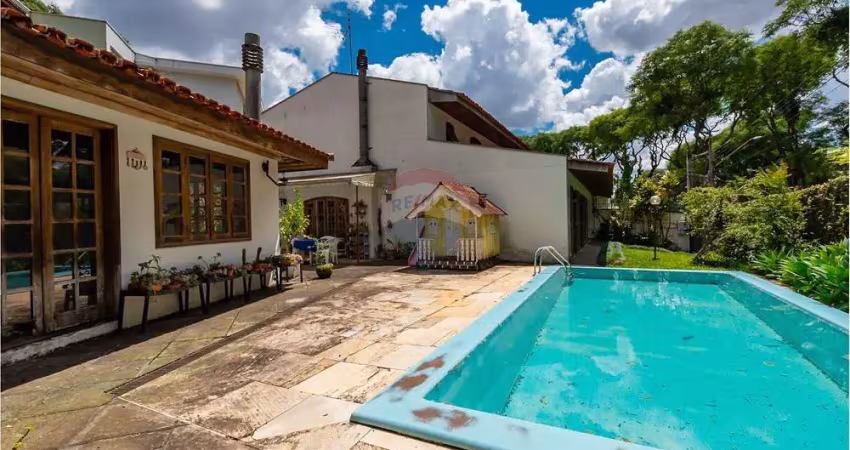 Casa com piscina, 3 quartos, 4 vagas, seminário - curitiba
