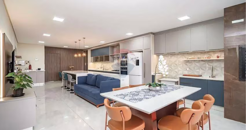 Casa alto padrão com 289,87m², 4 quartos sendo 2 suítes, 4 vagas, piscina e quintal - bairro alto