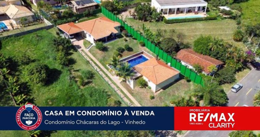 Casa Térrea à Venda no condomínio Chácaras do Lago – Vinhedo . São 2 suítes, espaço gourmet, piscina e quarto de hóspedes