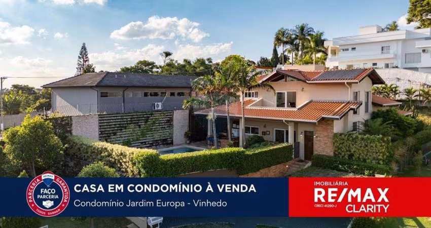 Vende-se casa com 5 suítes, escritório, salão de jogos e piscina aquecida no Condomínio Jardim Europa - Vinhedo