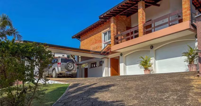 Casa de condomínio com 2  quartos e 4 banheiros para alugar, 232 m² por r$ 8.000/mês