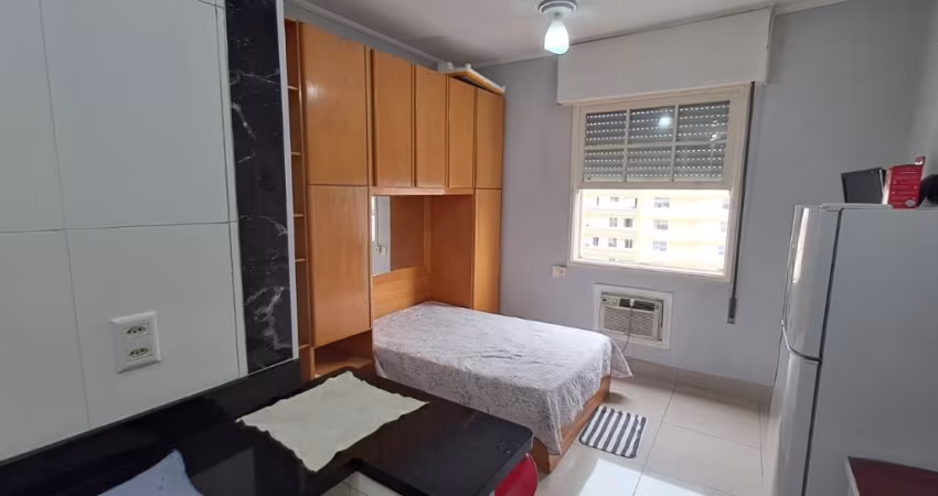 Kitnet para Alugar Mobiliada 40m² Boqueirão, Santos - SP
