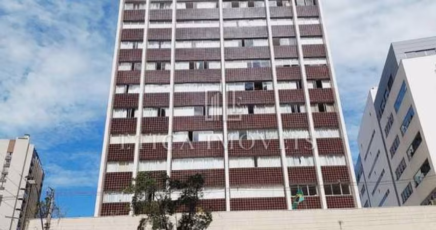 Apartamento com 3 quartos à venda na Rua Petit Carneiro, 1166, Água Verde, Curitiba