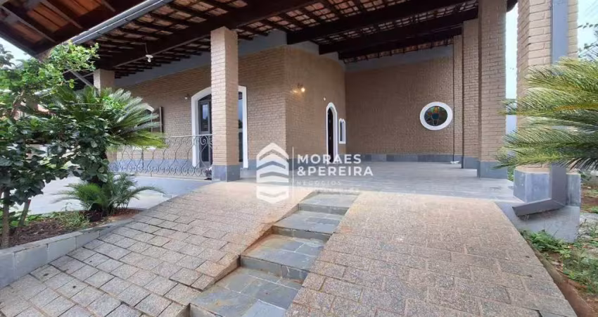 Casa com 3 dormitórios para alugar, 225 m² por R$ 3.534,20/mês - Santana - Pindamonhangaba/SP