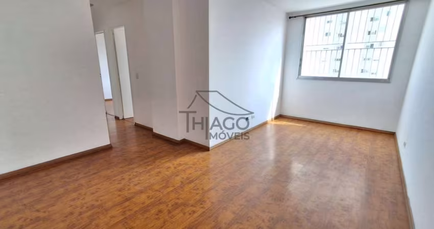 Apartamento lindo e amplo de 2 dormitórios, cozinha com armarios, uma vaga de garagem, condominio c