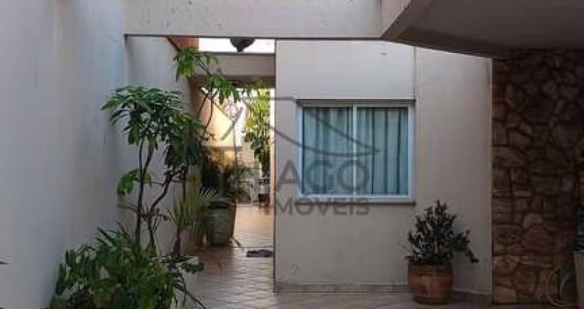 Sobrado à venda no Jardim Vila Formosa, 3 dormitórios, sendo 1 suíte, 4 vagas de garagem, com fácil