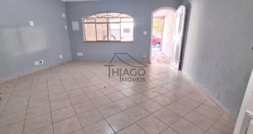 Sobrado para locação no Tatuapé, de 180m2, 3 dormitórios e 2 vagas de garagem, fácil acesso a Estaç