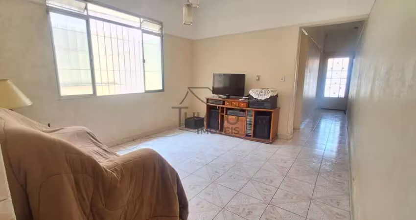 Casa Térrea de dois dormitórios, duas vagas de garagem, casa de vila fechada com portão à venda em