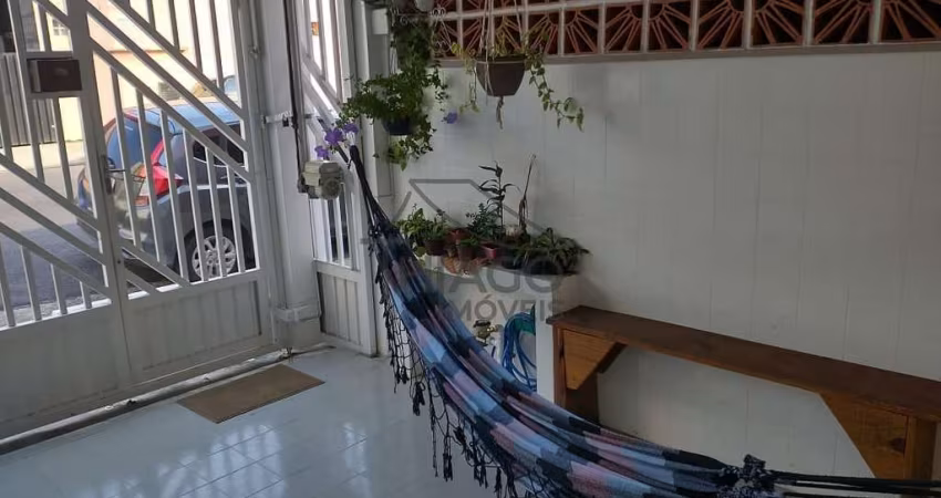 Lindo sobrado à venda na Mooca, imóvel de 110m², com 2 dormitórios, sendo um com suite e closet, e
