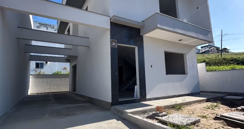 Sobradão com três quartos sendo 1 suíte Areias SaoJose